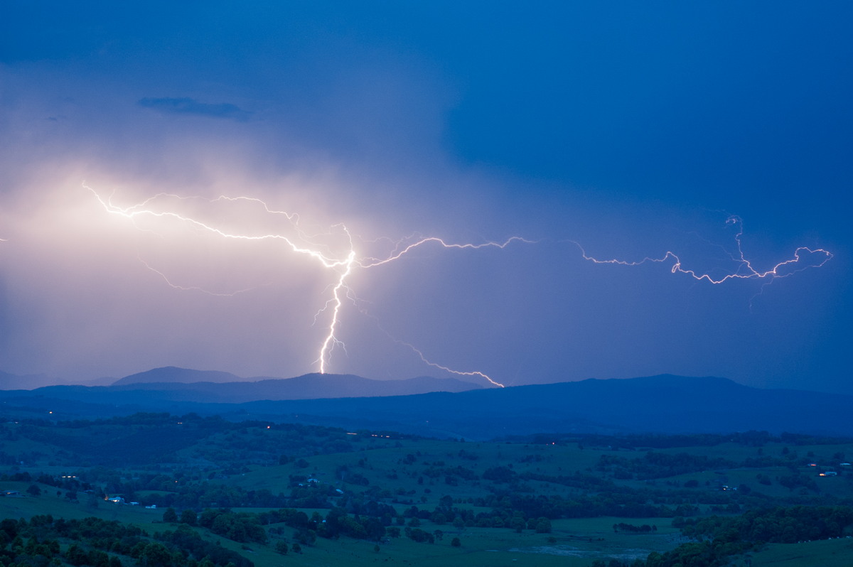 lightning lightning_bolts : McLeans Ridges, NSW   7 October 2007