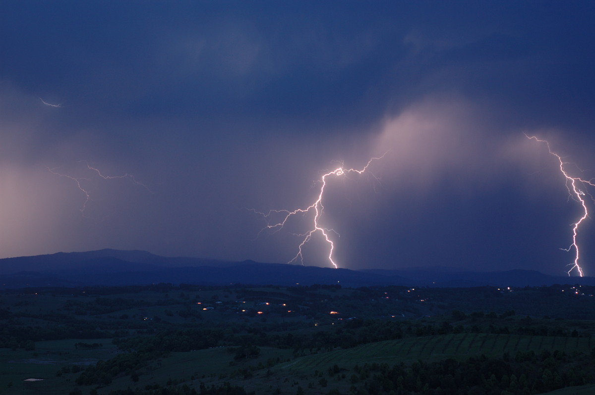 lightning lightning_bolts : McLeans Ridges, NSW   7 October 2007