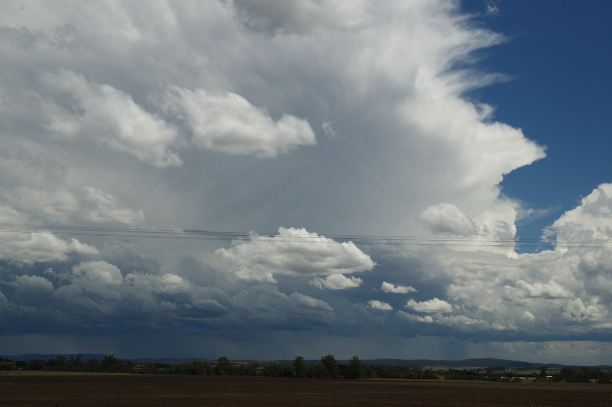 thunderstorm cumulonimbus_incus : N of Casino, NSW   26 October 2007