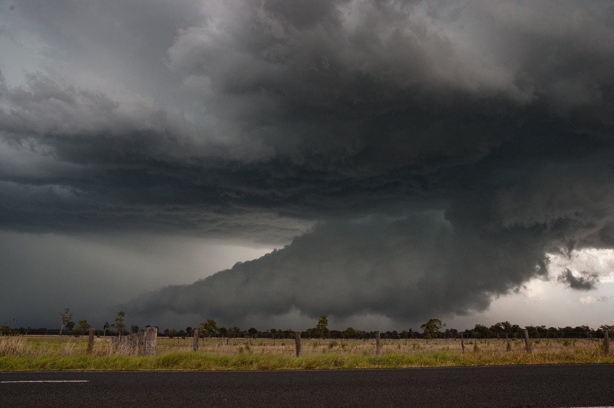 cumulonimbus supercell_thunderstorm : E of Casino, NSW   26 October 2007