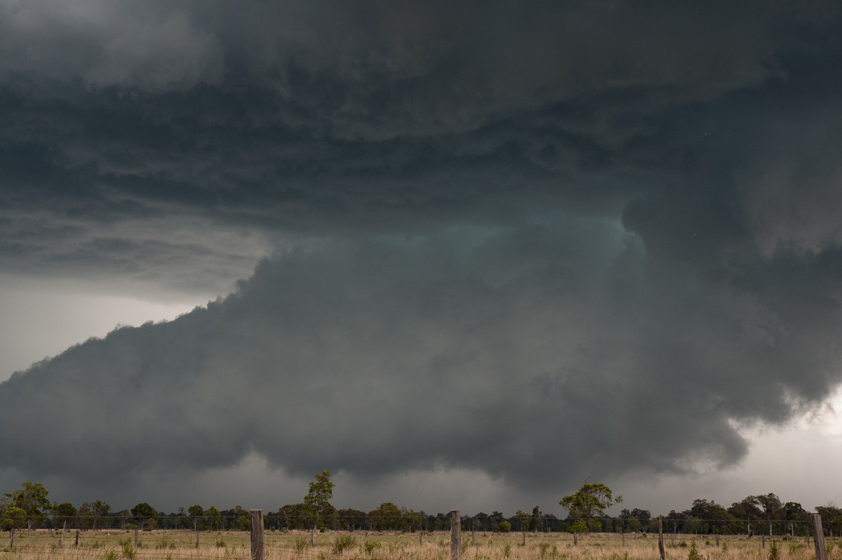 cumulonimbus supercell_thunderstorm : E of Casino, NSW   26 October 2007