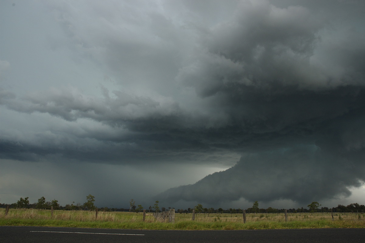 wallcloud thunderstorm_wall_cloud : E of Casino, NSW   26 October 2007