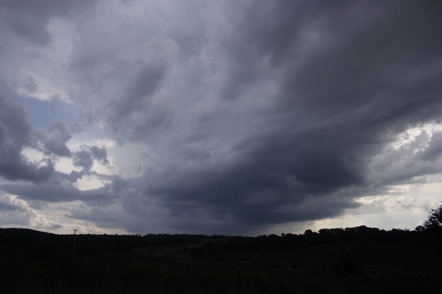 cumulonimbus thunderstorm_base : E of Portland, NSW   8 December 2007