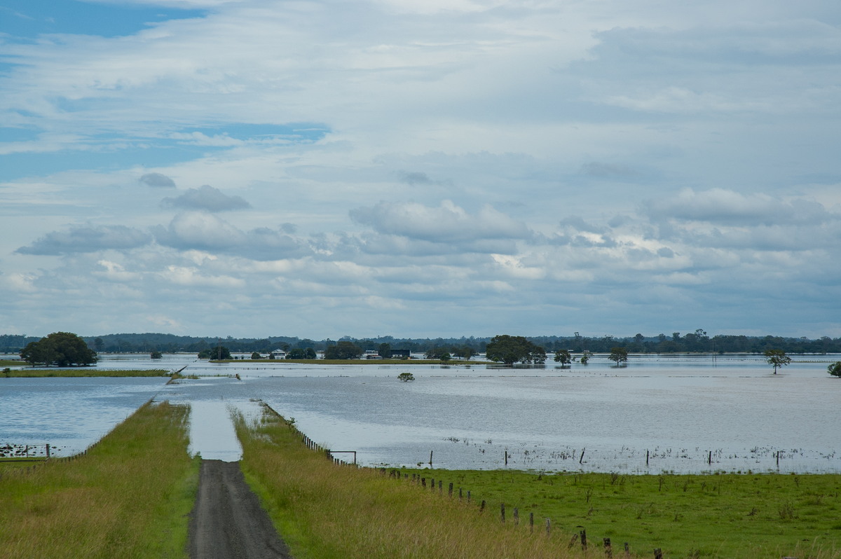 flashflooding flood_pictures : McKees Hill, NSW   6 January 2008