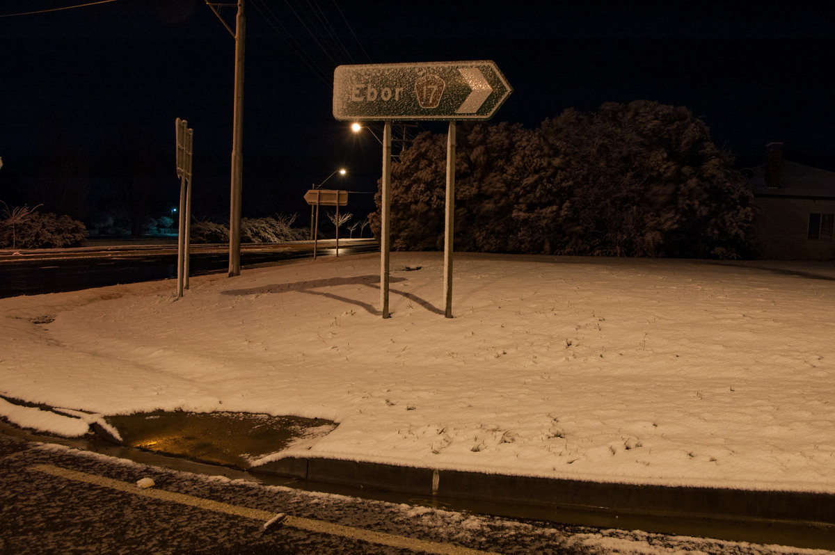 snow snow_pictures : Guyra, NSW   18 May 2008