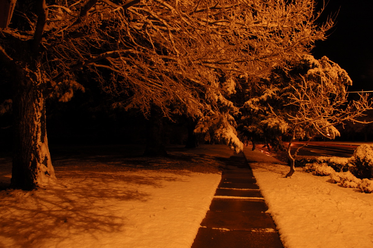 snow snow_pictures : Guyra, NSW   18 May 2008