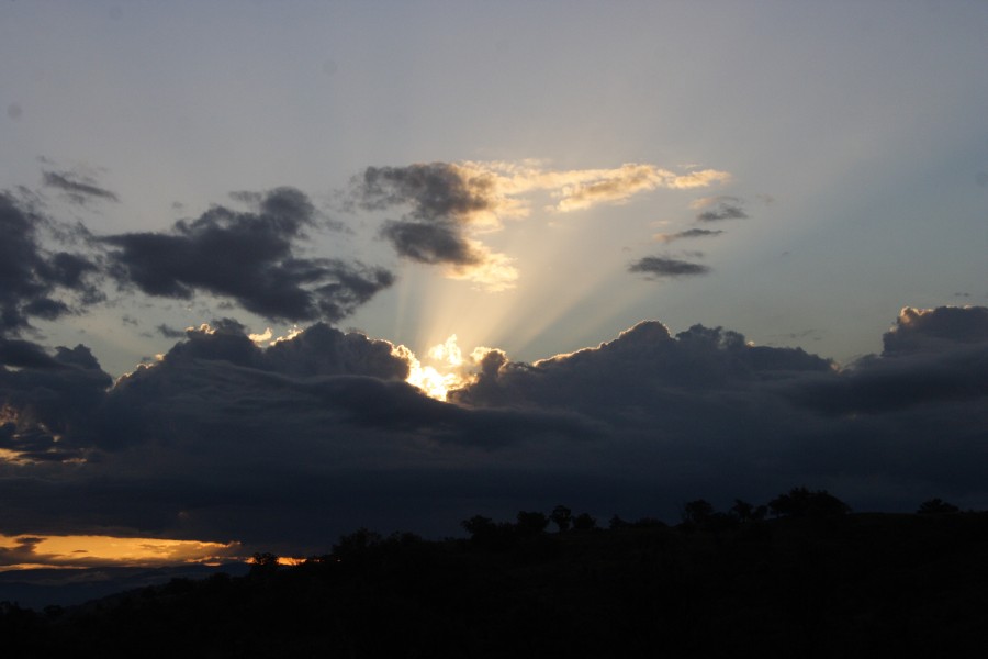 thunderstorm cumulonimbus_calvus : near Willow Tree, NSW   14 October 2008