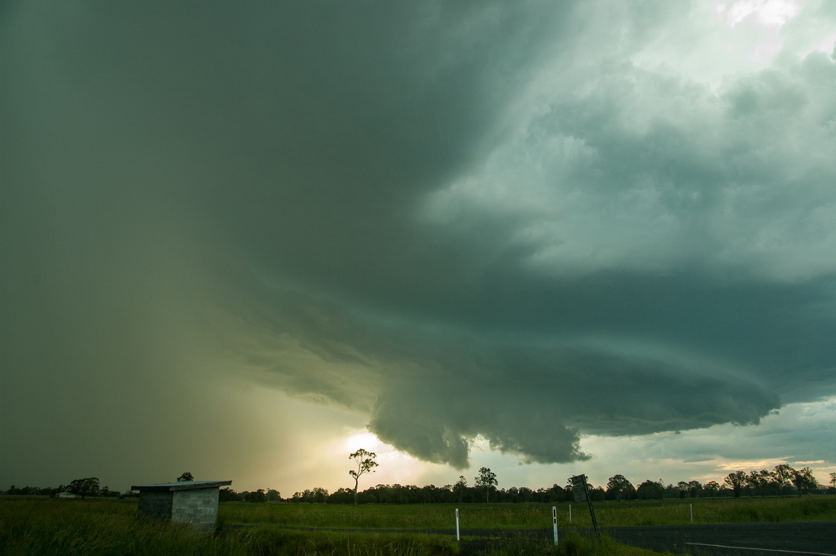 wallcloud thunderstorm_wall_cloud : McKees Hill, NSW   10 December 2008