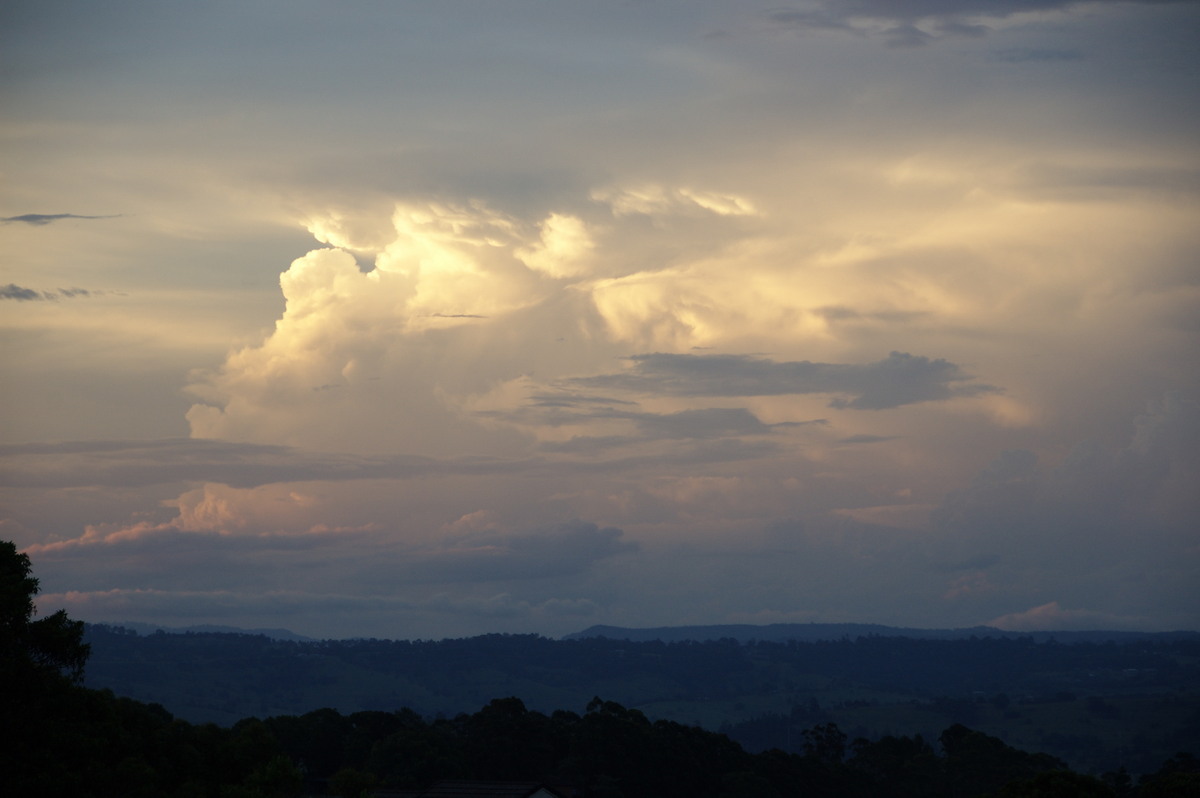 thunderstorm cumulonimbus_incus : McLeans Ridges, NSW   23 January 2009