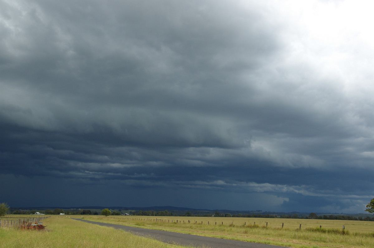 cumulonimbus thunderstorm_base : N of Casino, NSW   16 March 2009