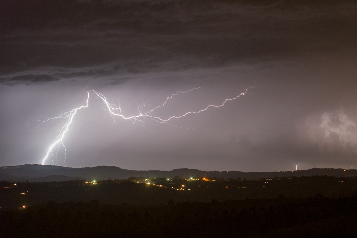 lightning lightning_bolts : McLeans Ridges, NSW   17 April 2009